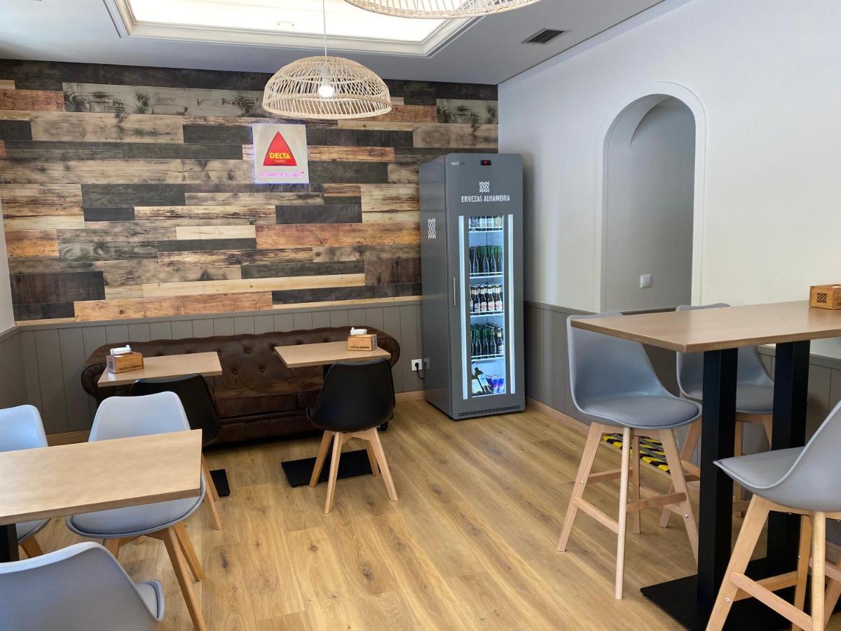 Saudade Hostal Cafeteria Ла Коруня Екстериор снимка